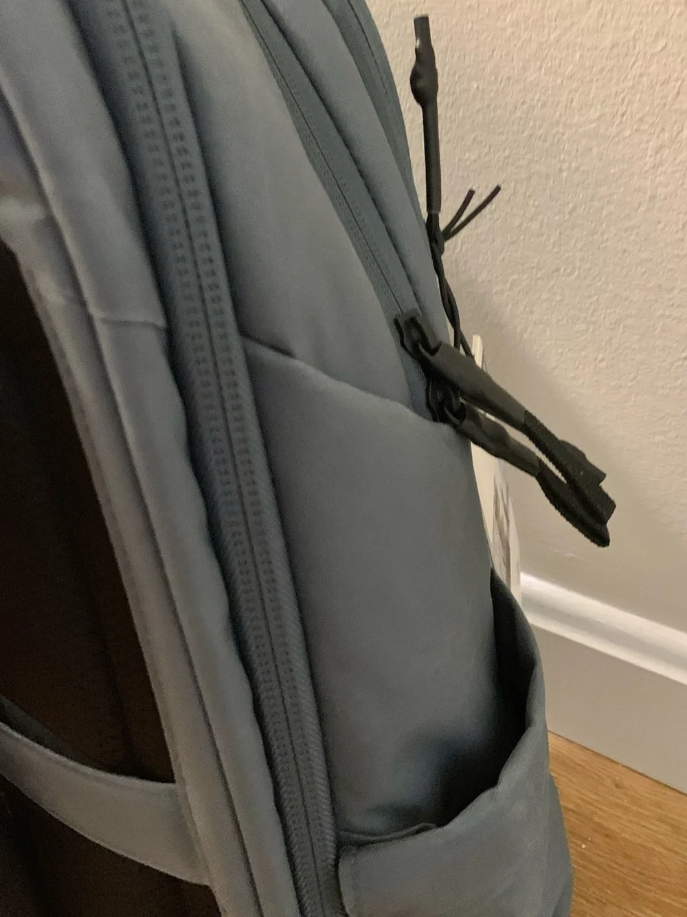 Thule color dark